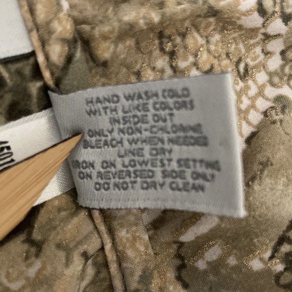 Chico's Zenergy Size 2=Medium Neema
Marissa Python print green & cream vest - Picture 9 of 14